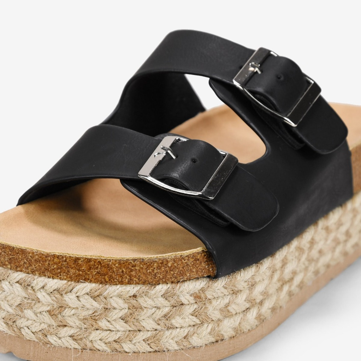 Sandalias negras con plataforma de esparto