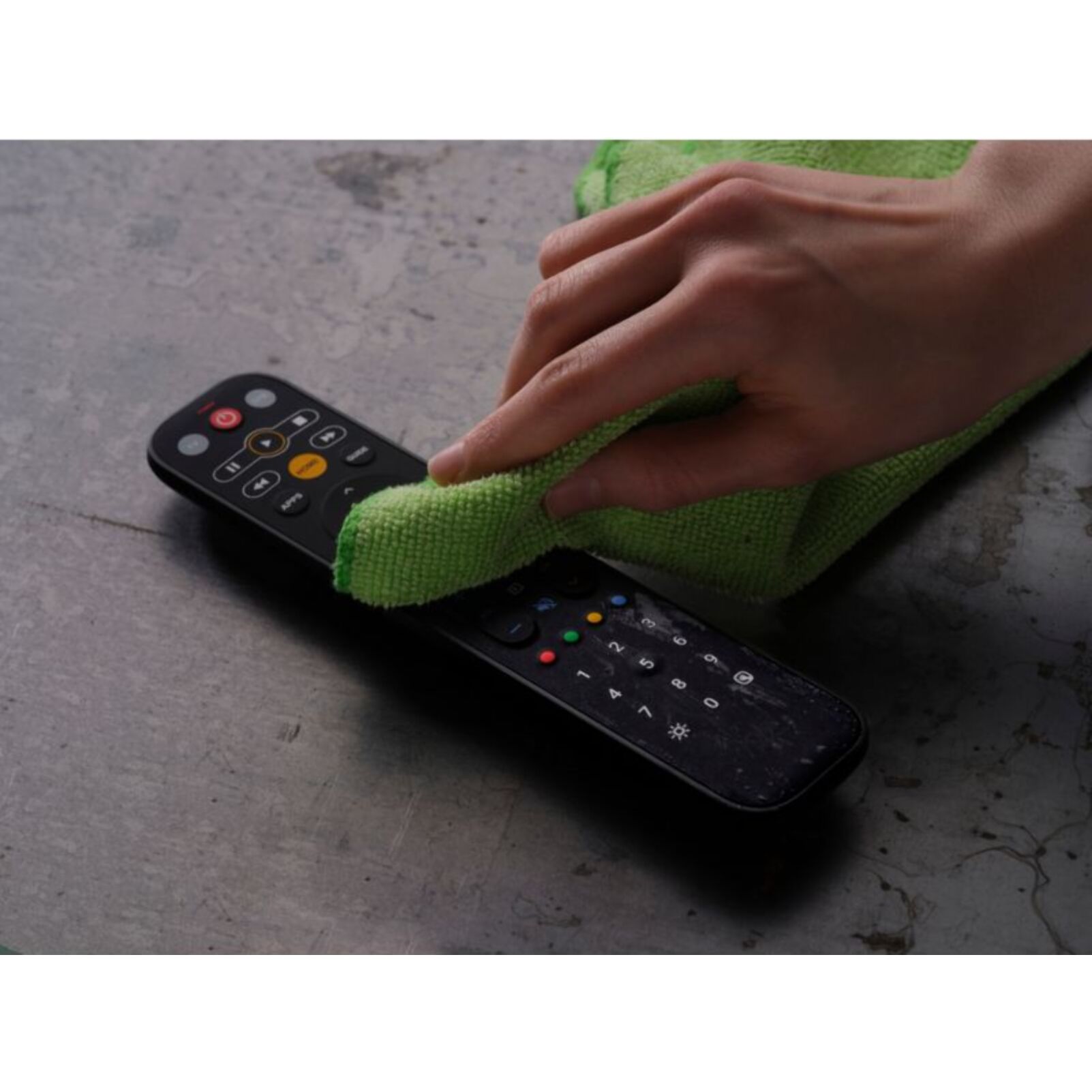 Télécommande universelle ONE FOR ALL Universelle EazyClean 2en1 - Black - Rét