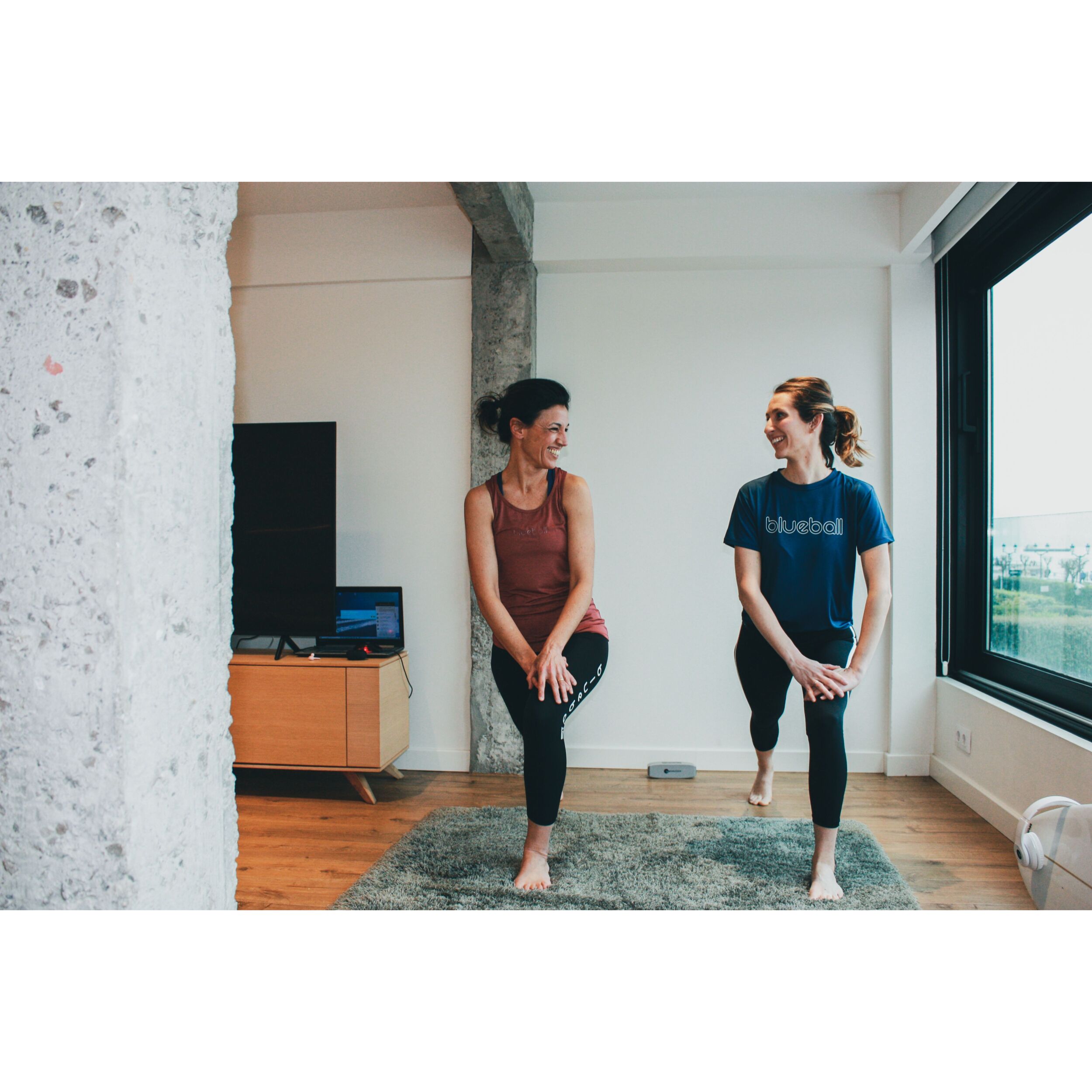CAMISETA RUNNING PARA MUJER MANGA CORTA BLUEBALL EN AZUL