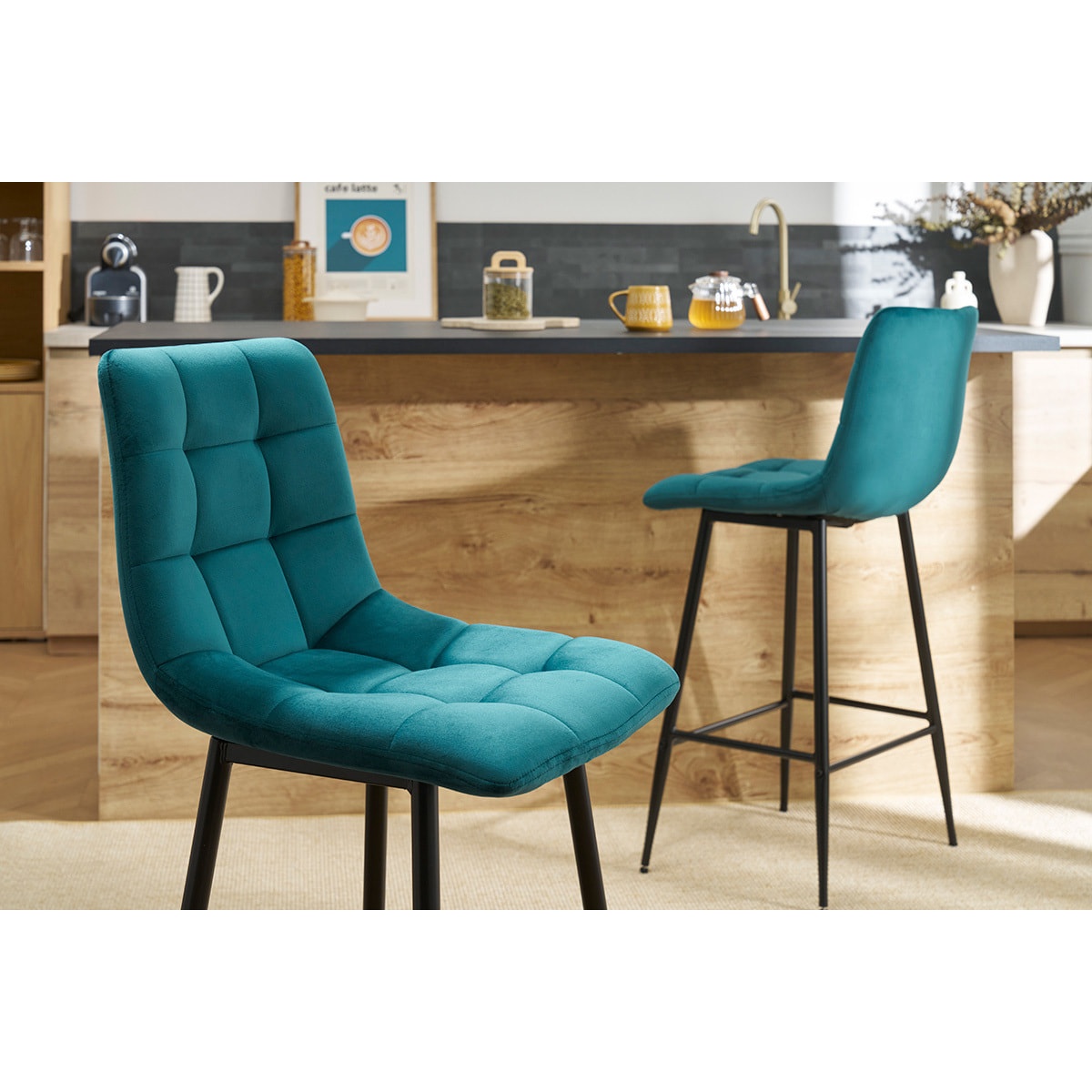 Tabourets de bar design en velours bleu pétrole H65 cm (lot de 2) MAXWELL