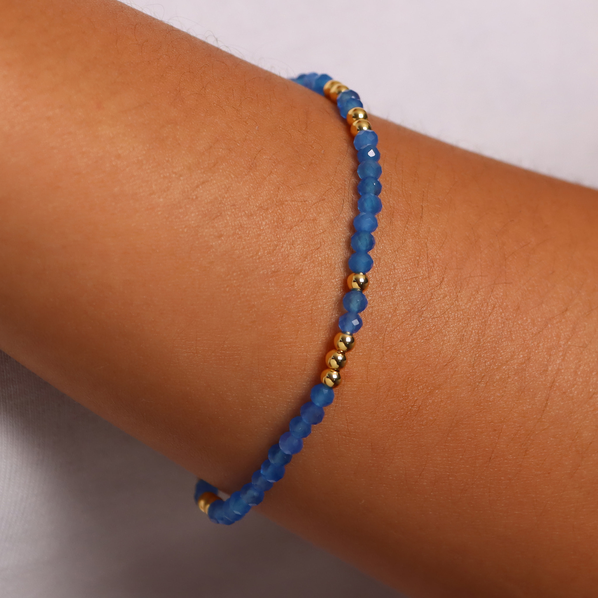 Bracciale Elastico con Agata Blu e Bead Lucide