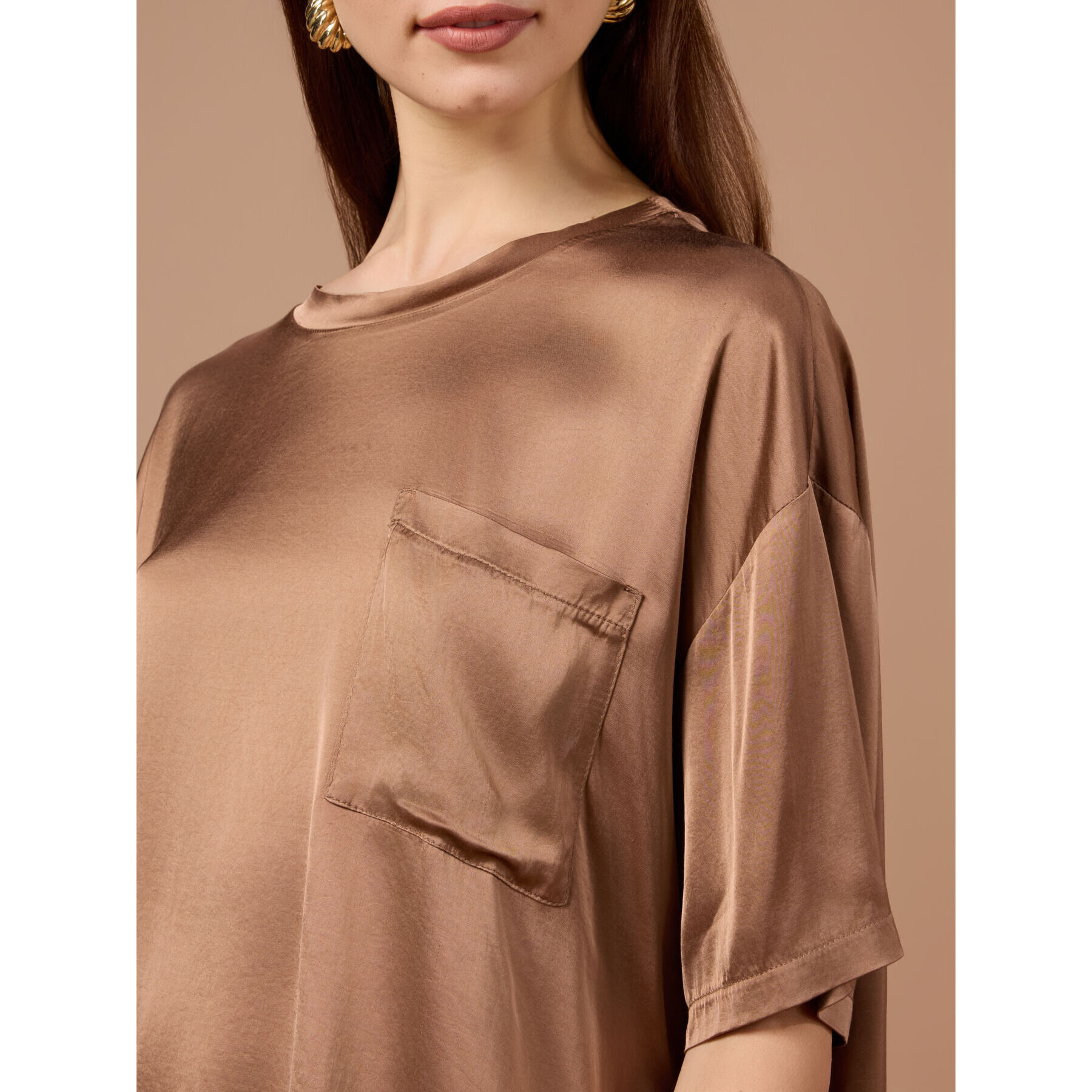 Oltre - Blusa de satén con bolsillo - Marrón