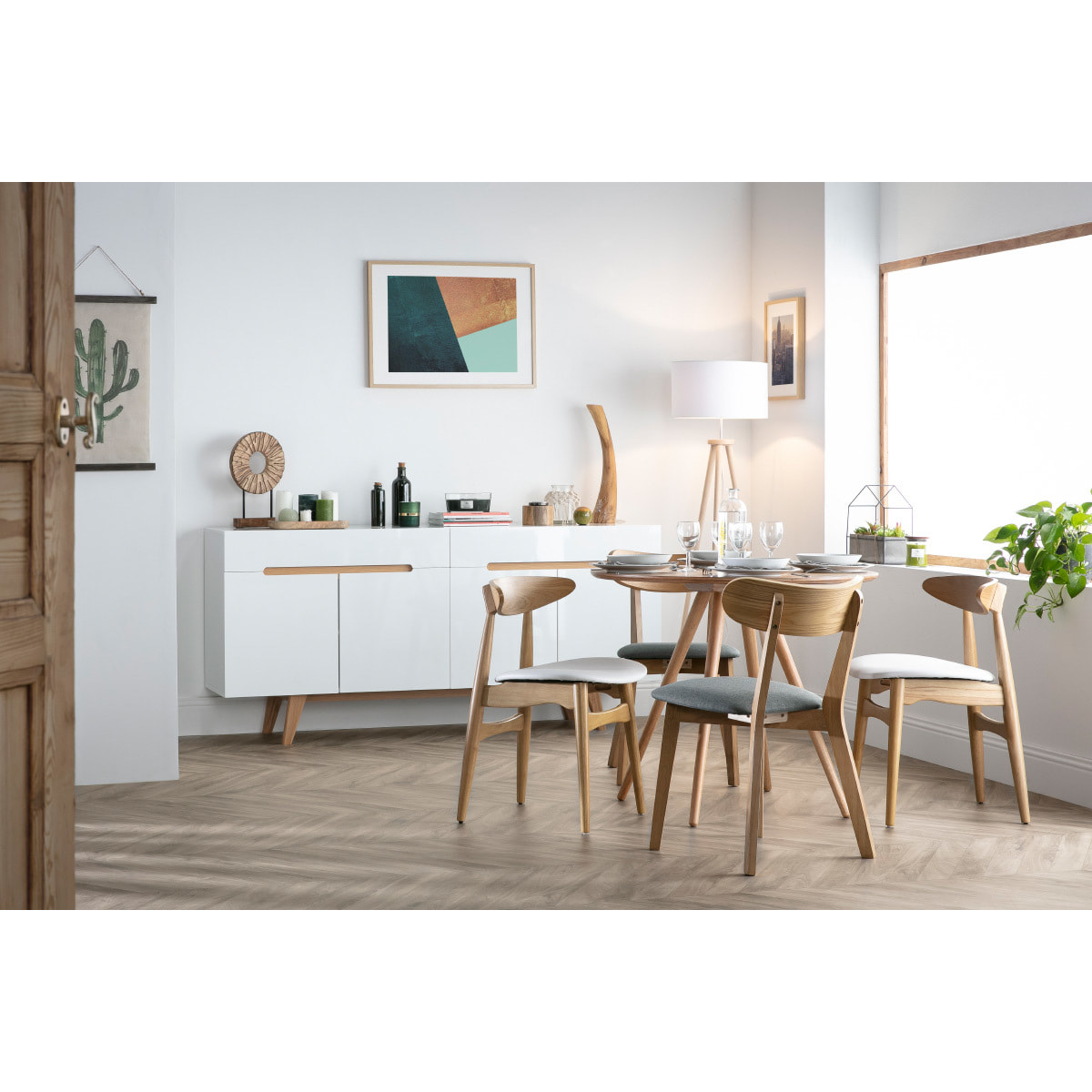 Buffet scandinave blanc brillant et finition bois clair 4 portes 2 tiroirs L180 cm MELKA