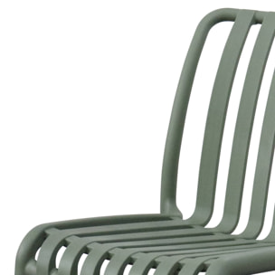 Lot de 4 chaises de jardin en plastique vert de gris. empilables. déjà montées