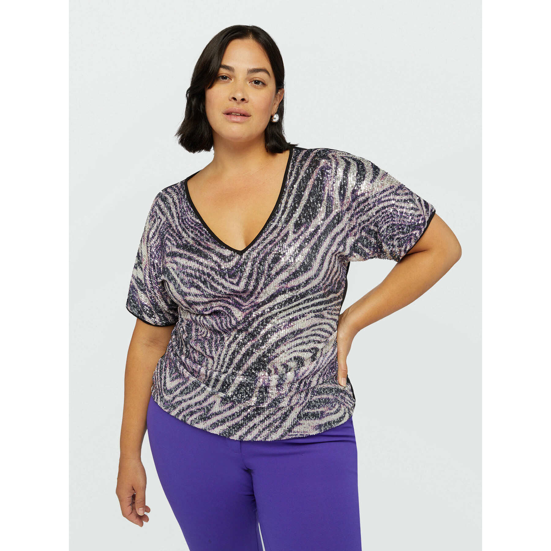 Fiorella Rubino - T-shirt con ricamo full paillettes - Nero