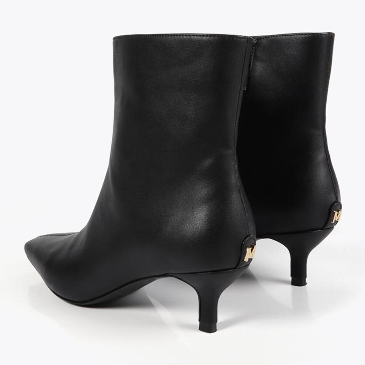 Stivaletto con tacco a punta