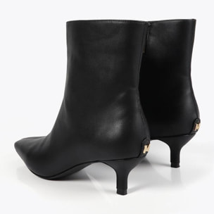 Stivaletto con tacco a punta