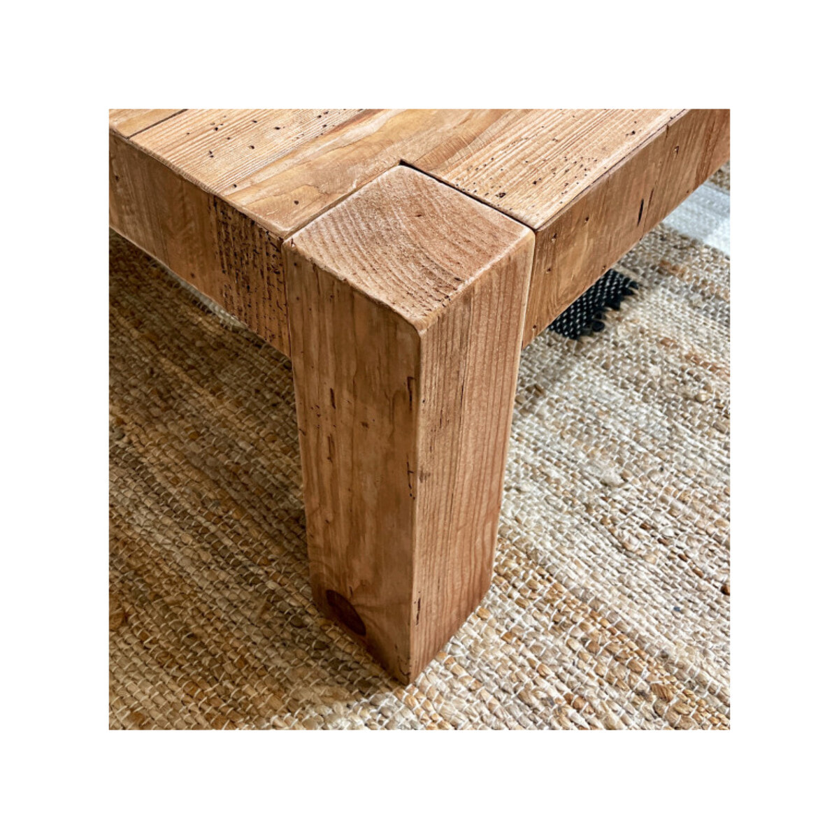 Table basse de 117 cm en bois massif de pin recyclé - ORIGIN