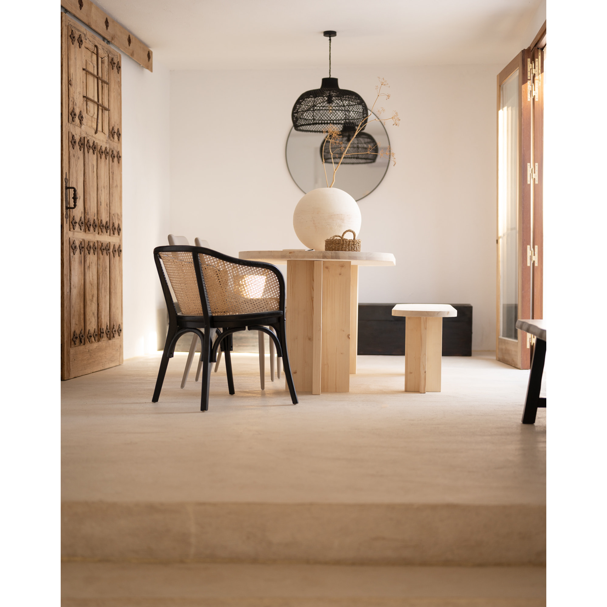 Pack table à manger ovale et banc en bois massif ton naturel en différentes tailles