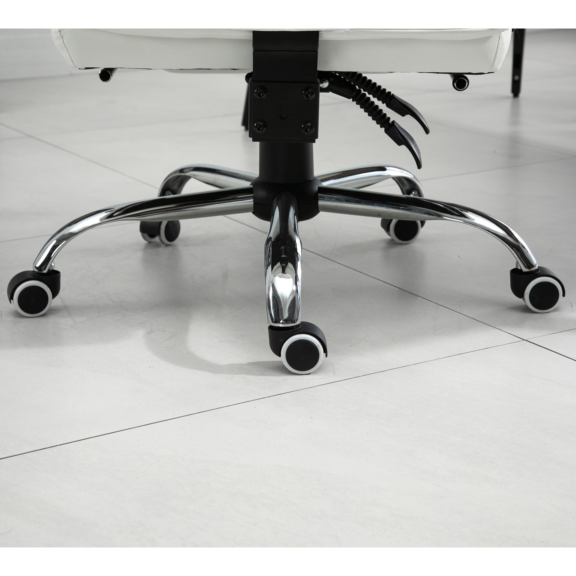 Fauteuil de bureau direction hauteur réglable dossier inclinable repose-pied intégré revêtement synthétique blanc