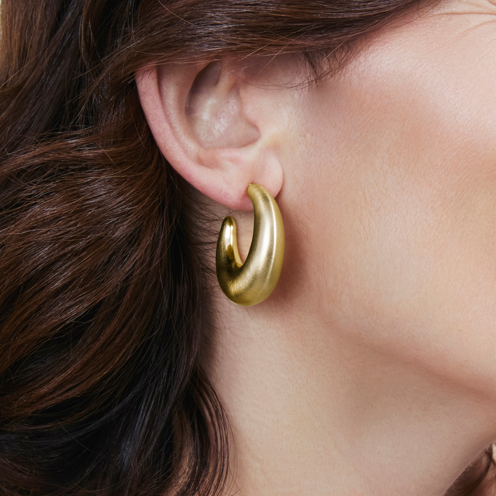 Pendientes Mirio acabado oro amarillo 18k