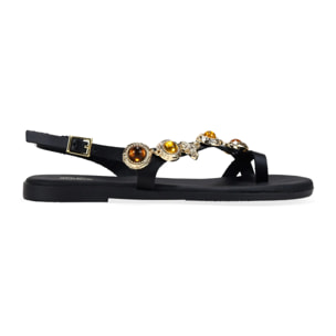 Sandalias planas negras en piel con tira joya