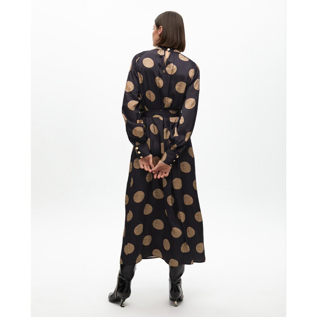 Abito svasato collo alto a pois