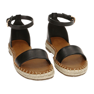 Sandalias negras con suela de paja