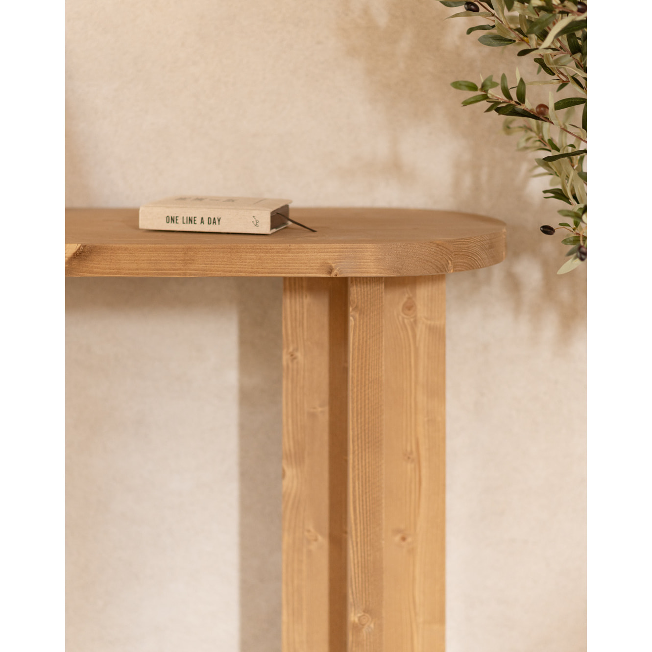 Consola de madera maciza tono roble medio de 120x80cm Alto: 80 Largo: 120 Ancho: 35