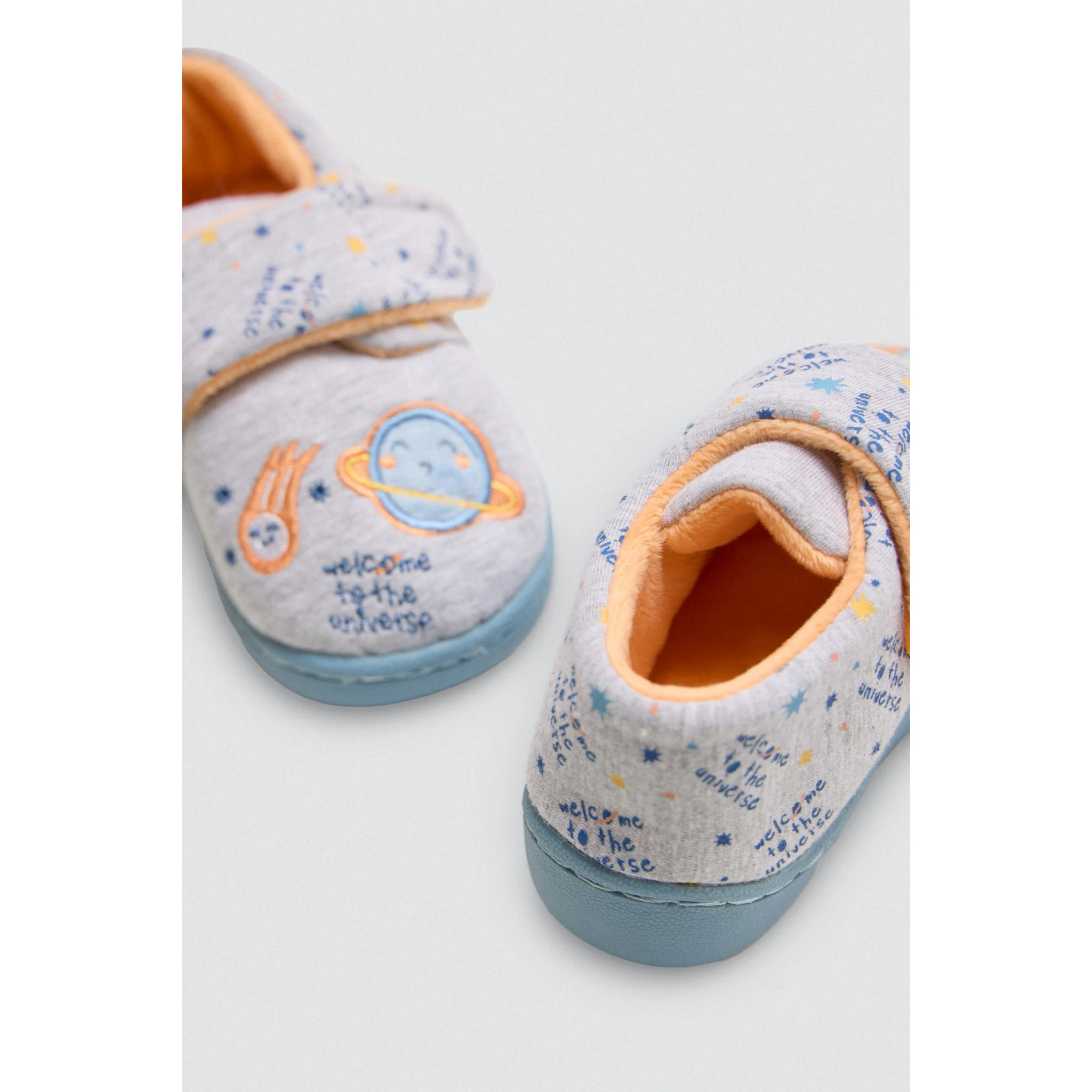 Pantofole per neonato con stampa cosmica