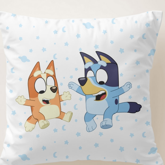 Funda cojin BLUEY con relleno 45x45 .