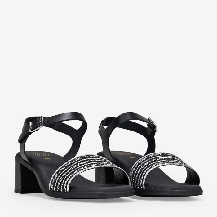 Sandalias de piel negras con brillantes