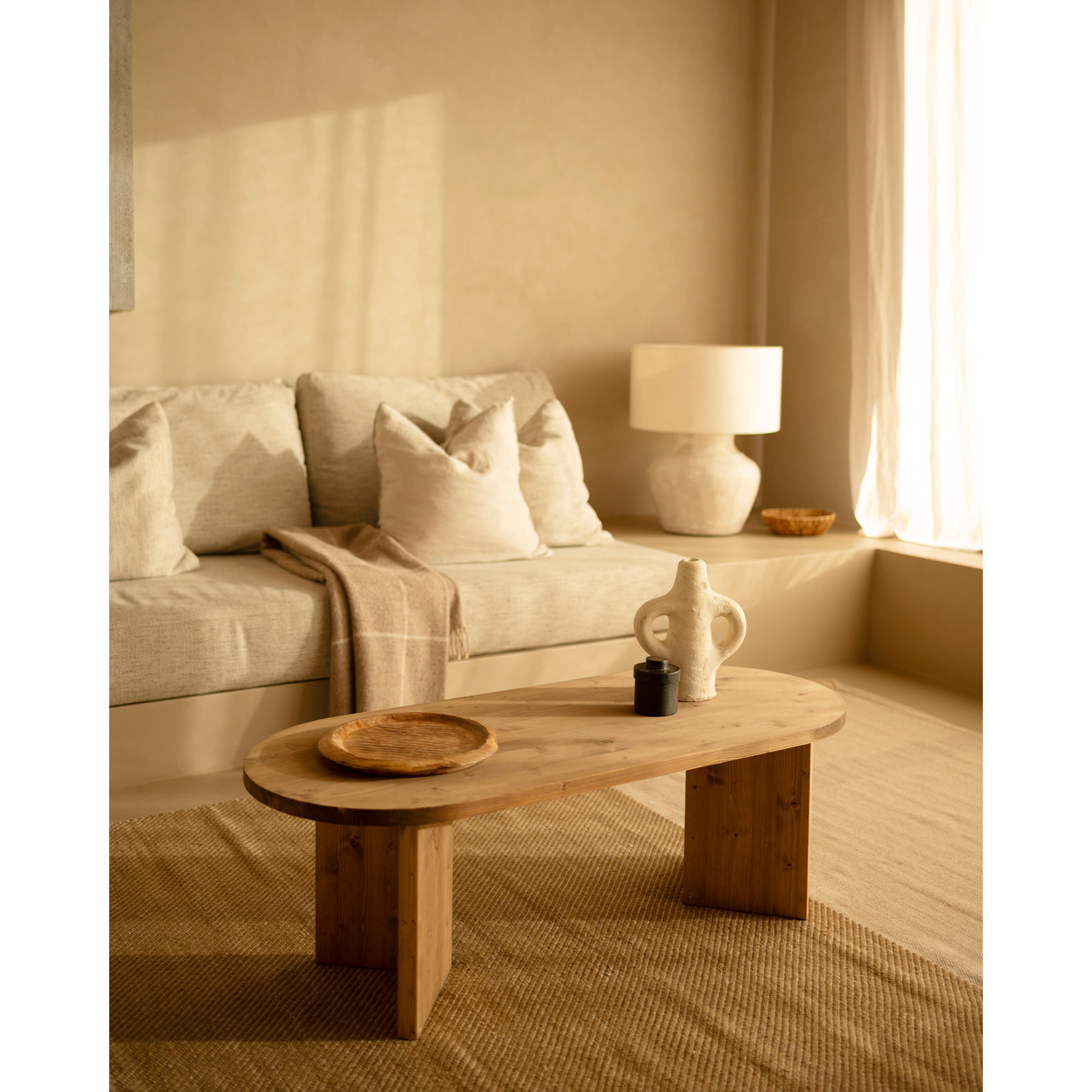 Table basse en bois massif ton chêne fonce 120cm Hauteur: 40 Longueur: 120 Largeur: 50