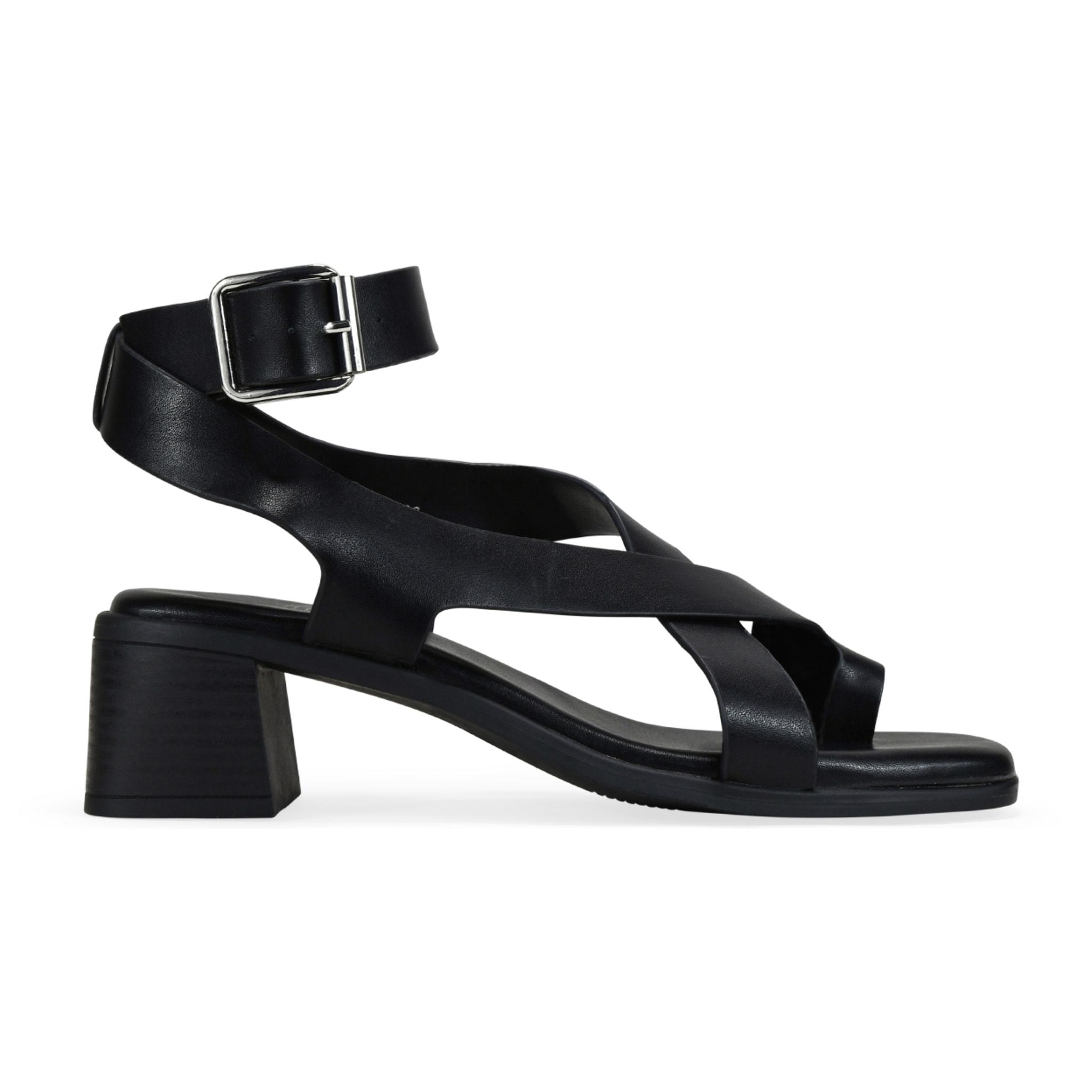 Sandalias de dedo negras con tacón