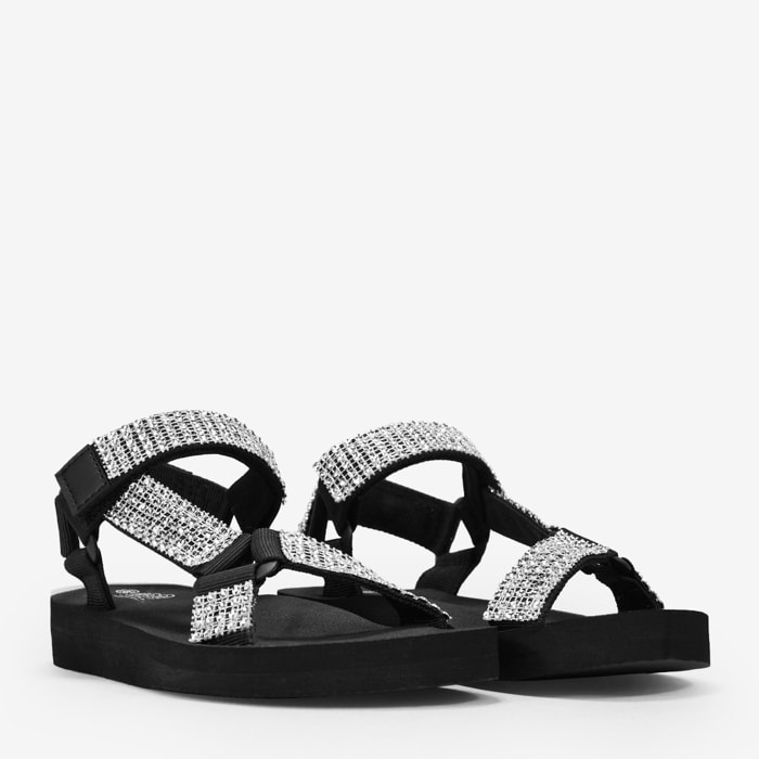 Sandalias planas deportivas negras con brillantes