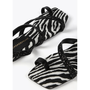 Sandali con fascette metallizzate e plantare con stampa zebrata