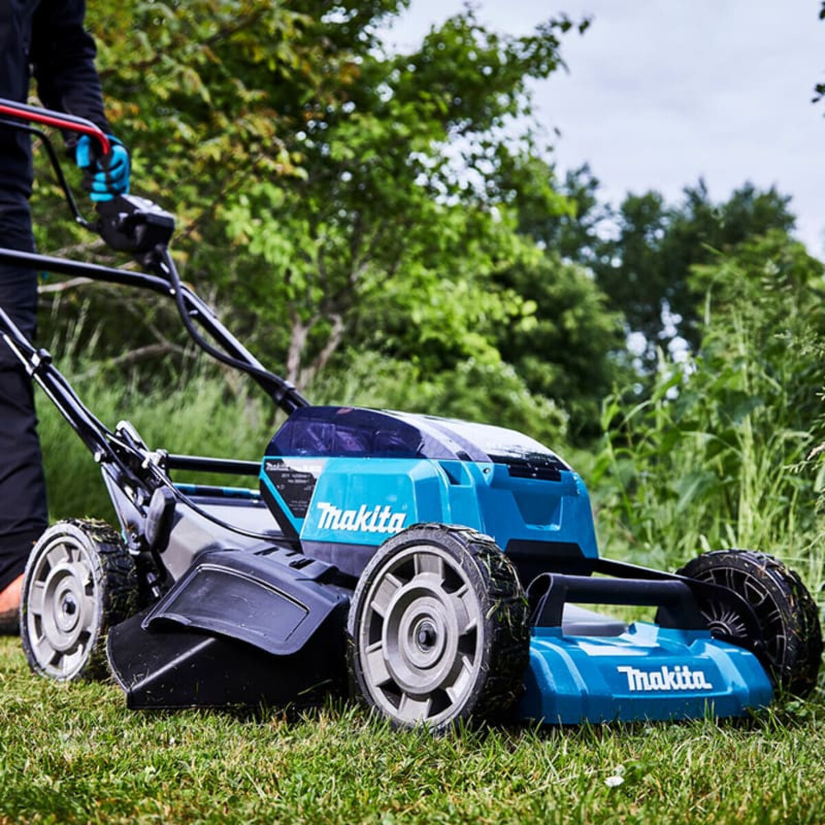 Tondeuse auto-tractée 53cm 36V (2 x 18V) LXT - MAKITA - sans batterie, ni chargeur - DLM532Z