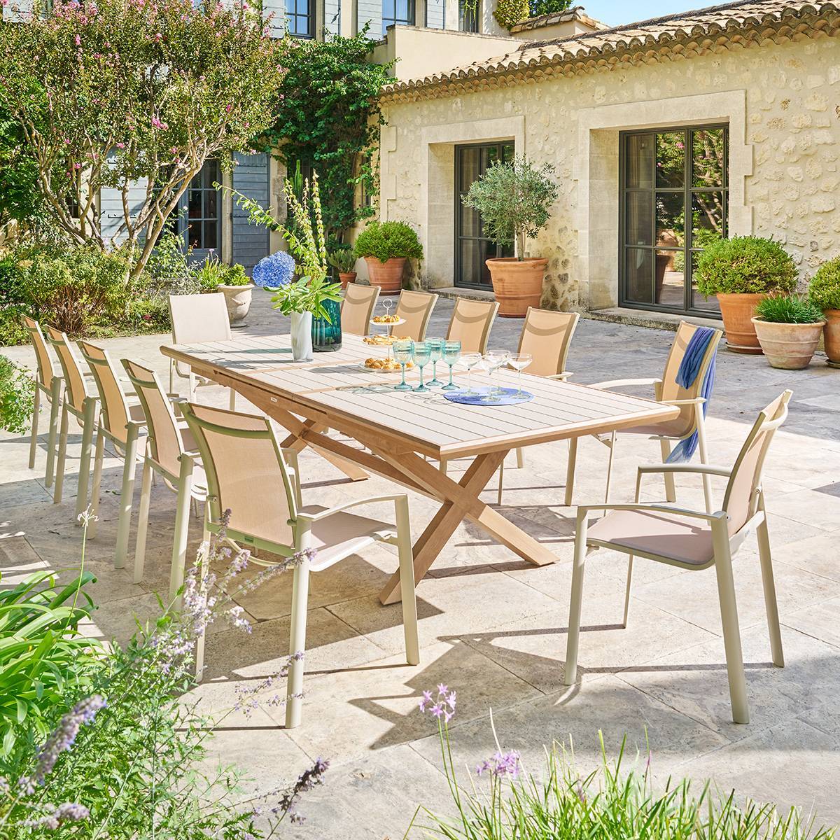 Table de jardin 12 places Axiome extensible argile
