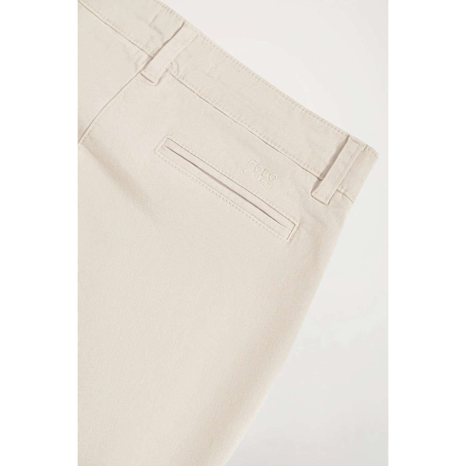 Pantalón chino Slim fit ecru con detalle Polo Club