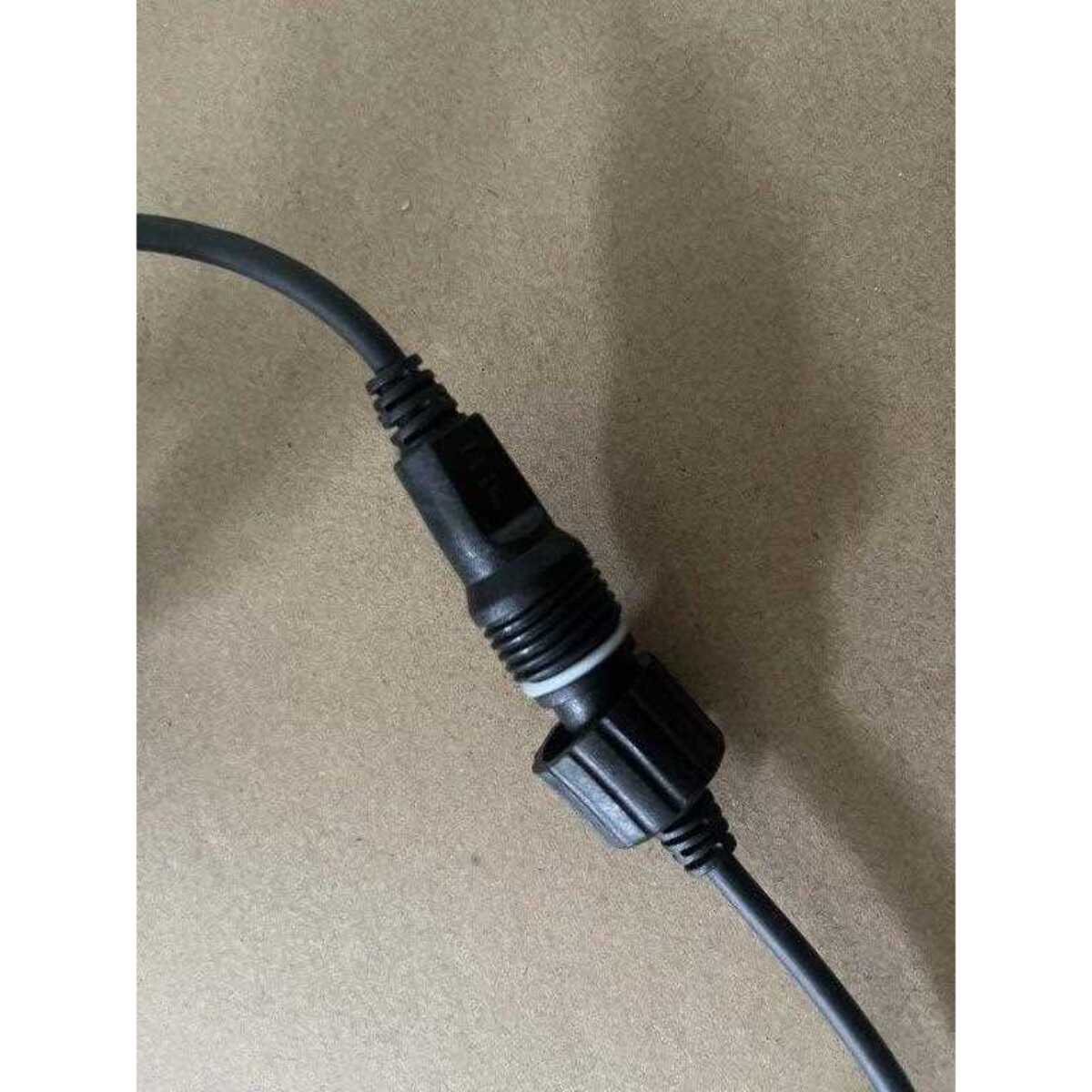 Catena in plastica da 5m con 10 lampadine a luce bianco freddo