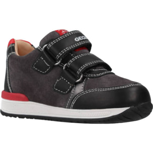 Zapatos Niño de la marca GEOX  modelo B260RC 08522 B NEGRO
