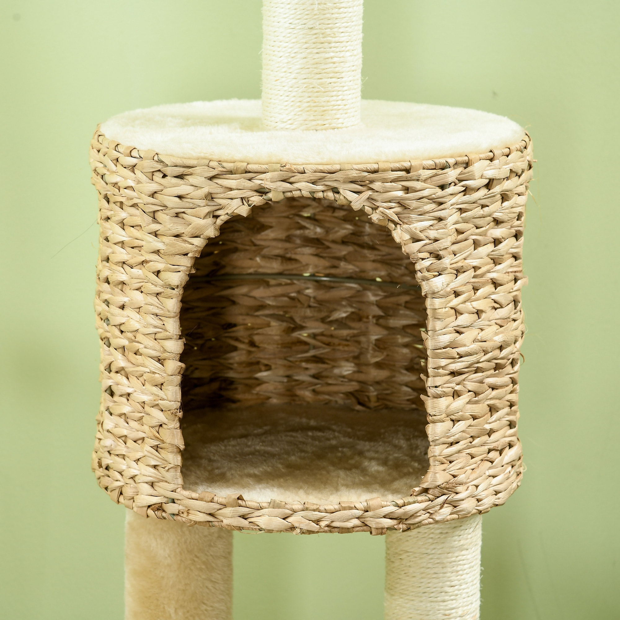 Arbre à chat style cosy chic griffoirs grattoir sisal naturel équipement multiple peluche jacinthe d'eau beige