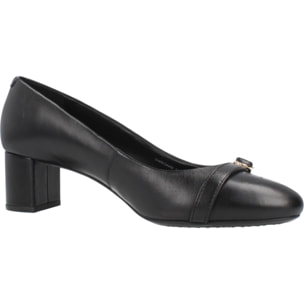 Salones Mujer de la marca GEOX  modelo D PHEBY 50 NEGRO