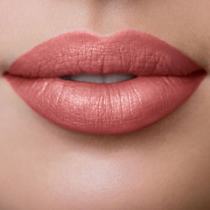 LIP SHOT Rossetto satinato dalla texture leggera ed avvolgente