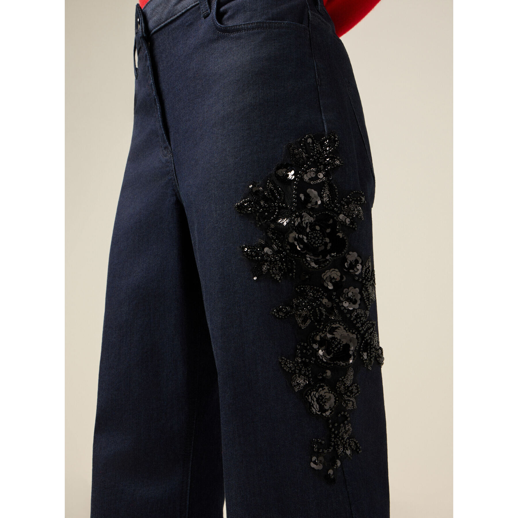 Oltre - Jeans blu rinse con patch decorativo - Blu