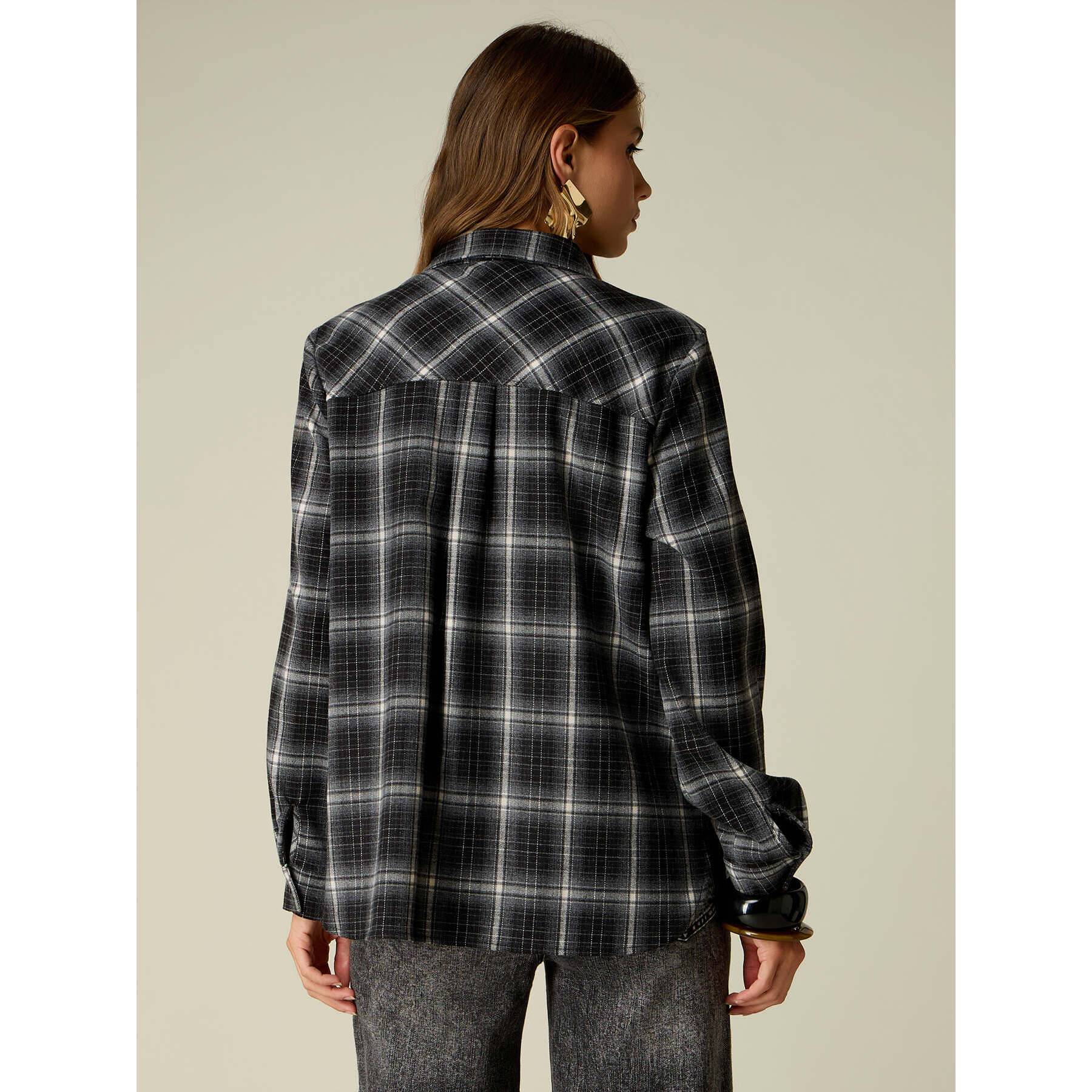 Oltre - Camicia in flanella con pins gioiello - Nero