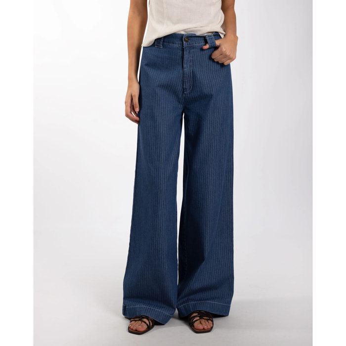 Jeans de mujer de campana con rayas diplomáticas