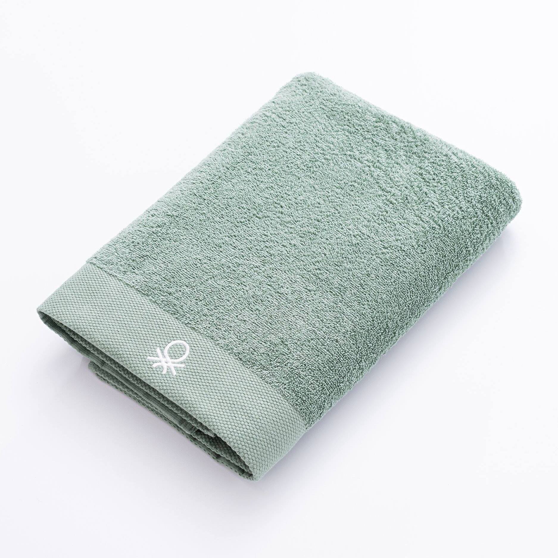 Toalla de baño 70x140cm 100% algodón 450gsm en color verde - suave, absorbente y secado rápido