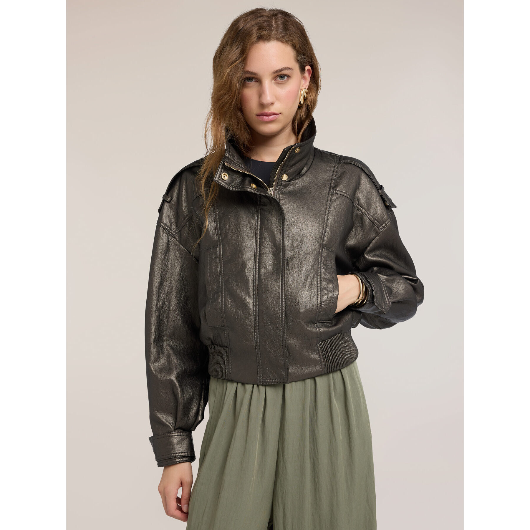 Motivi - Giubbotto bomber corto crinkle con collo alto - Verde militare