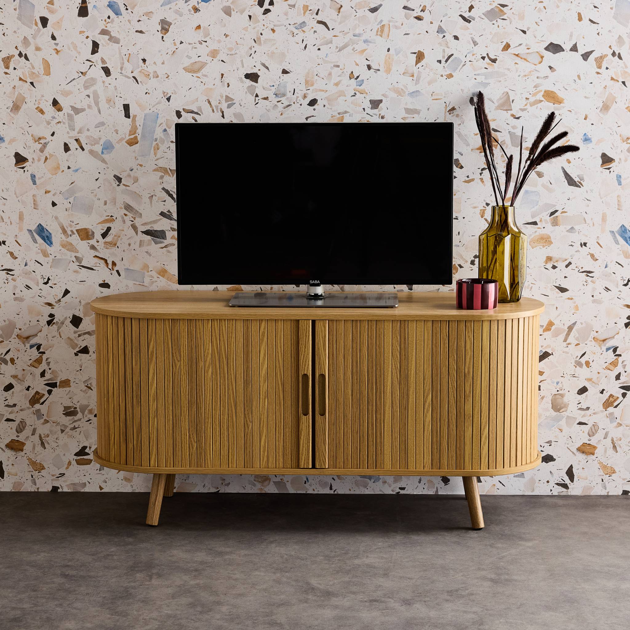 Meuble TV scandinave 2 portes coulissantes. 4 compartiments. effet bois rainuré naturel. L120 x 40 x 57 cm