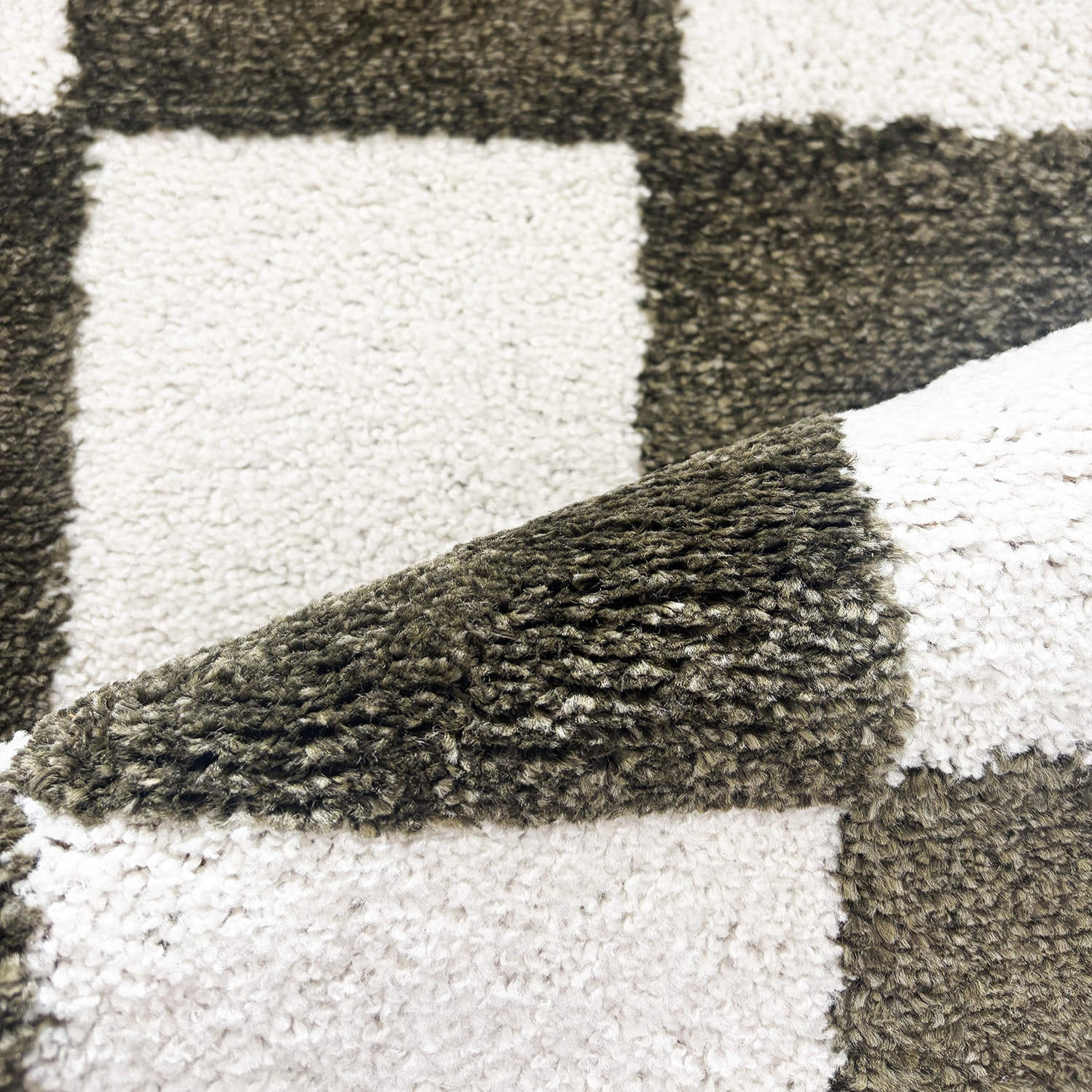 PANTONE - Tapis vert à motif damier TERRA DEL SOL