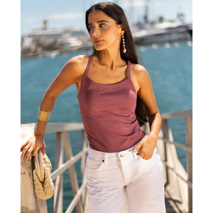 Top de mujer con tachuelas frontales