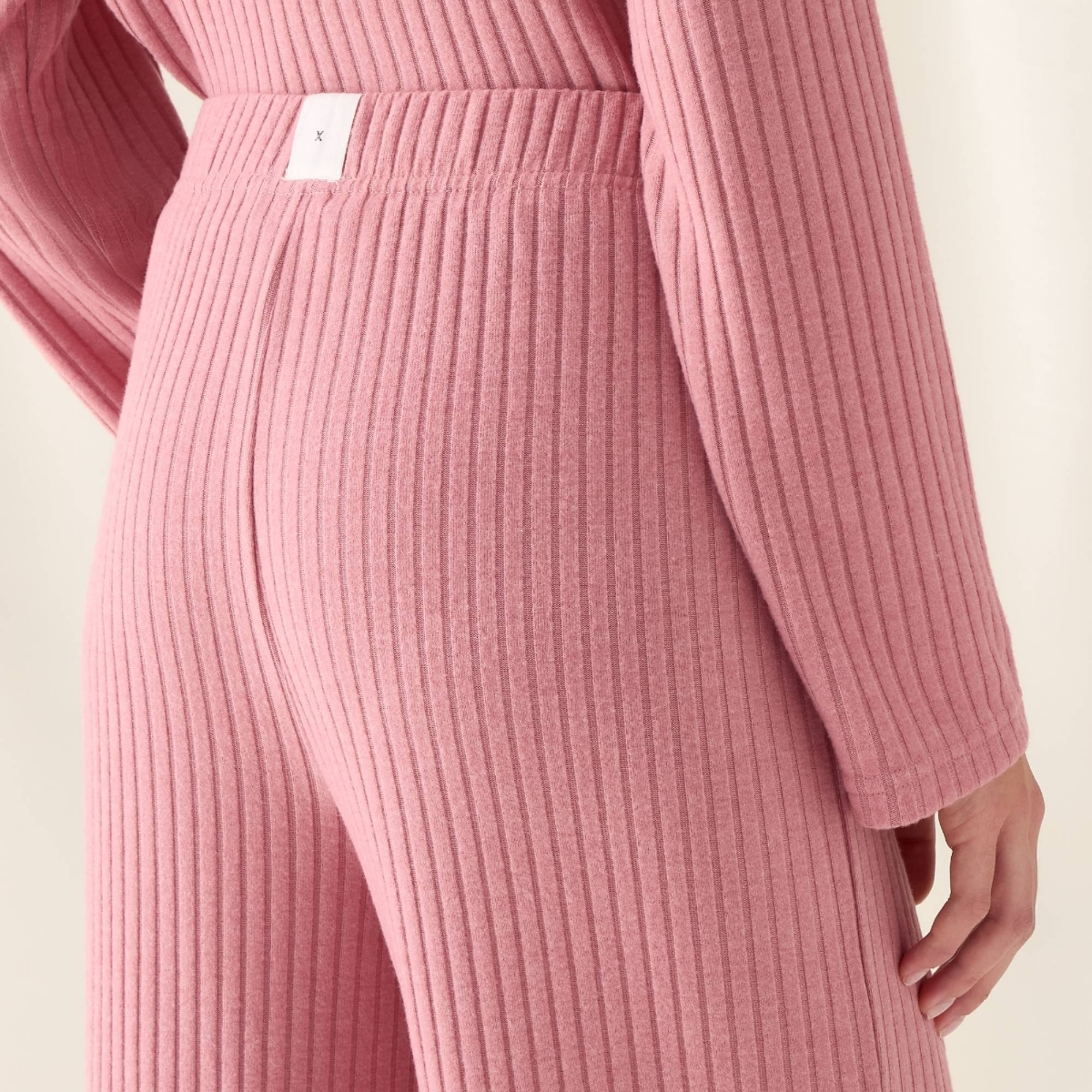 Pantalón de punto canalé Sisa color rosa Poliéster