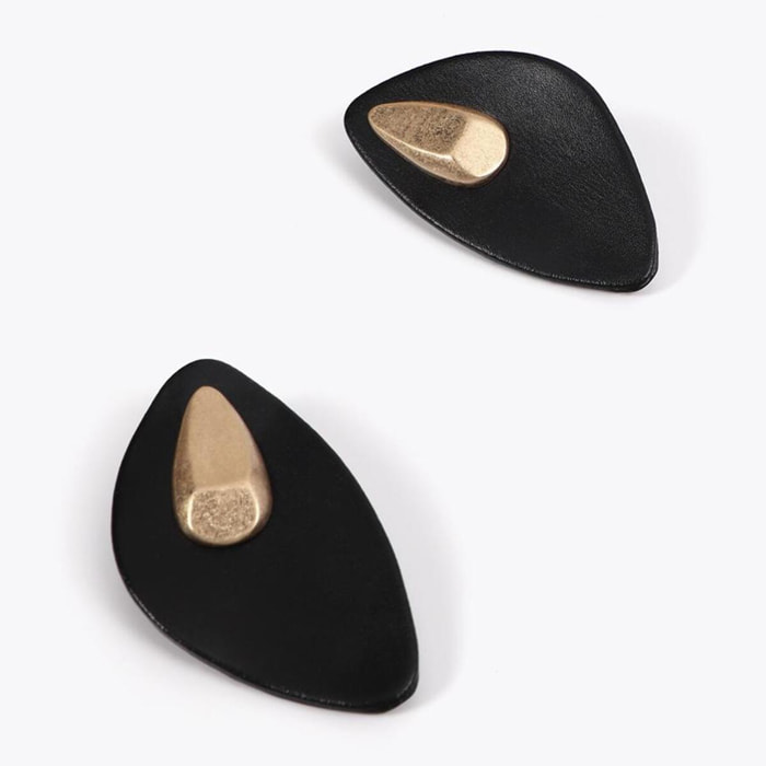 Orecchini grandi effetto pelle con pezzo metallico