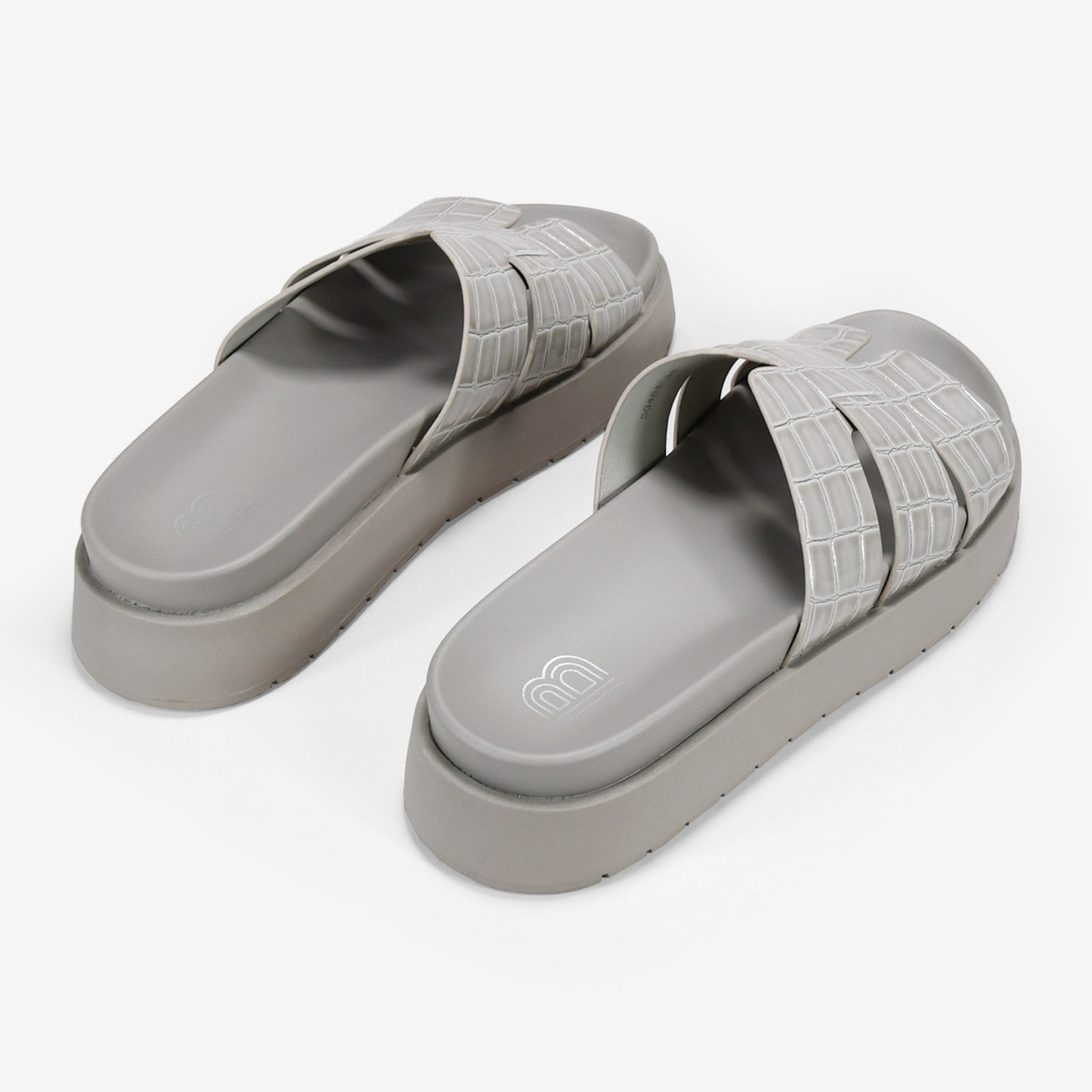 Sandalias de plataforma beige efecto cocodrilo