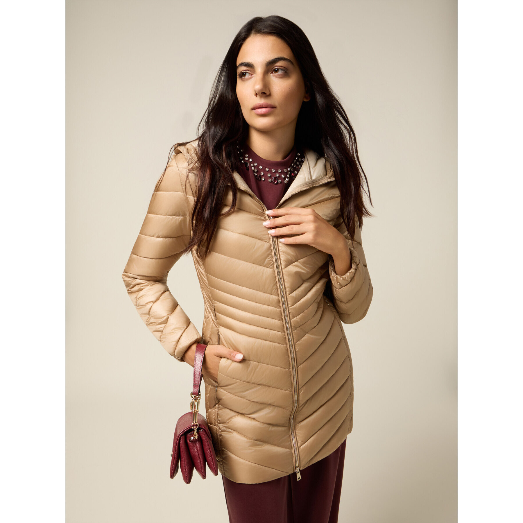 Oltre - Plumífero ligero midi con capucha - Beige