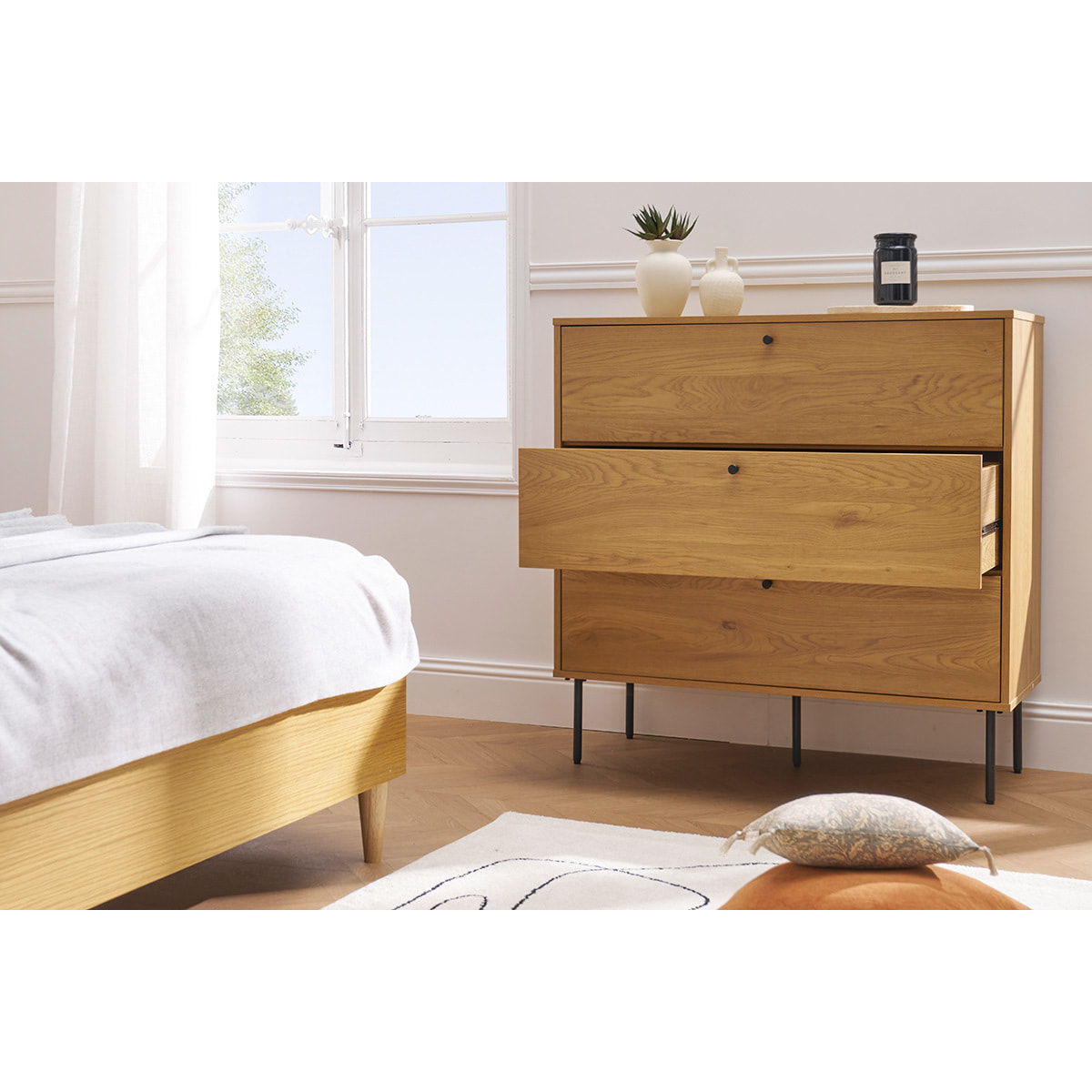 Commode finition bois clair chêne et pieds métal noir 3 tiroirs L100 cm PERNELLE