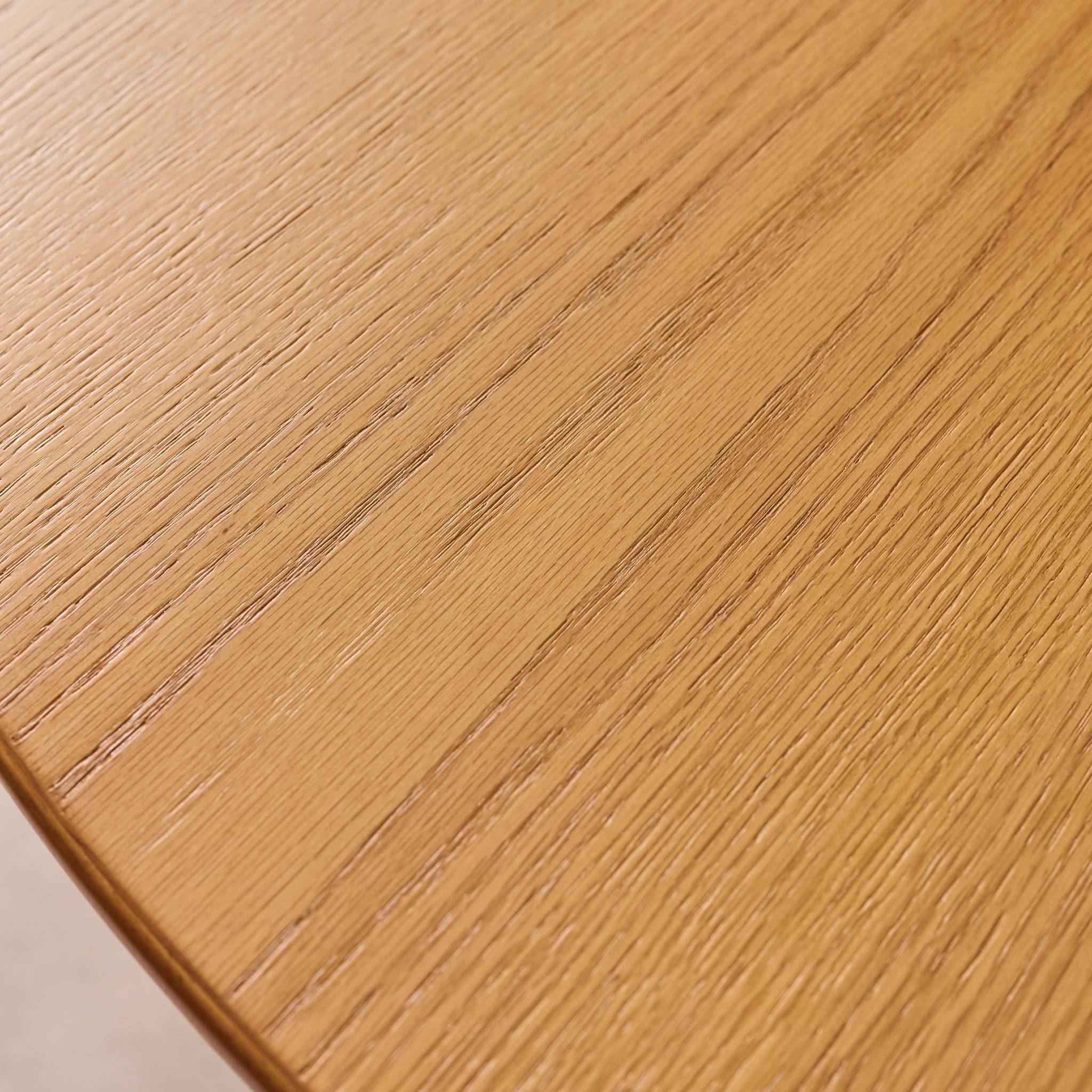 Table à manger ronde bois d'hévéa et placage chêne 4 places ESTELLE