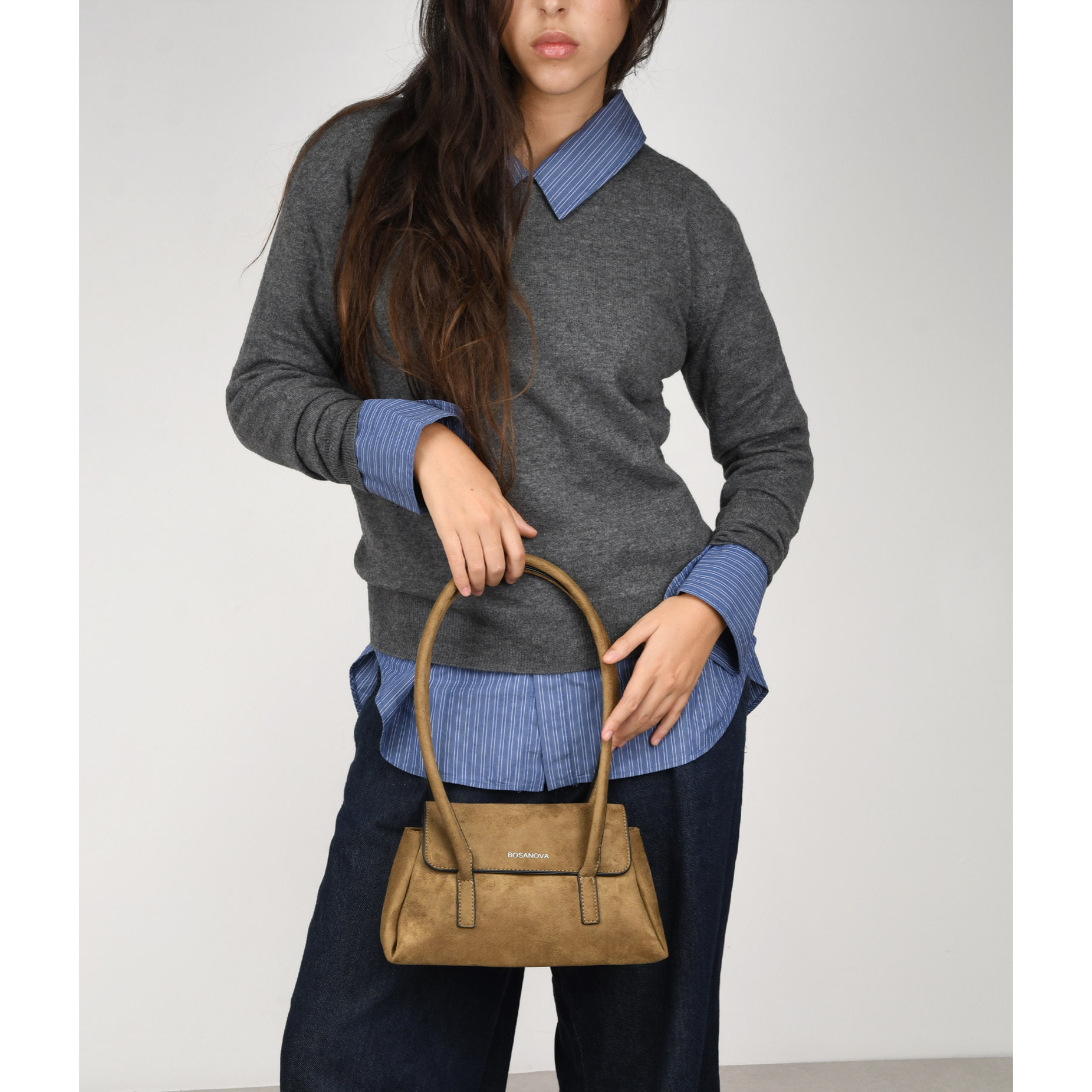 Bolso de hombro visón con solapa y doble asa