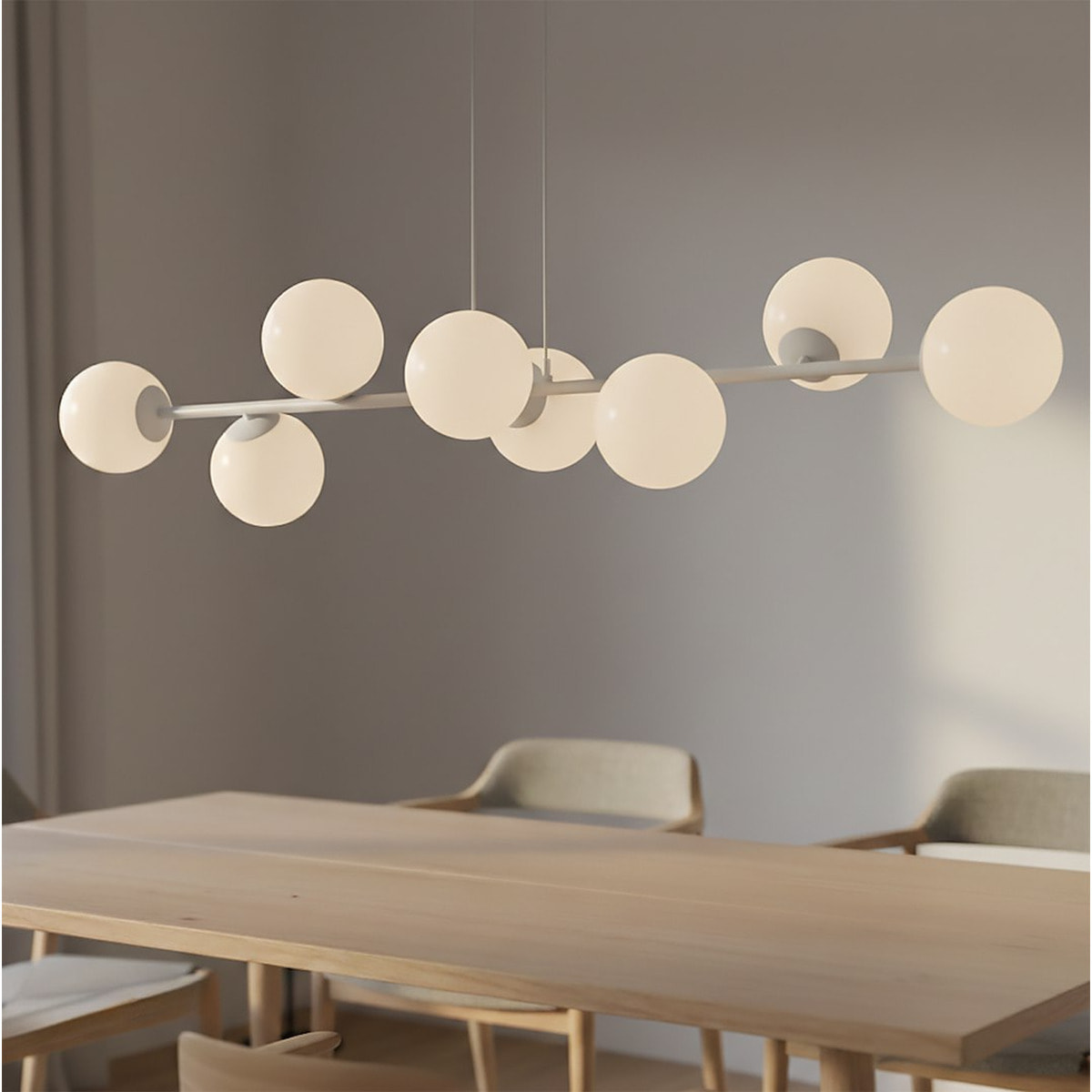 Lampada a sospensione Magnus in acciaio grigio e vetro opalino